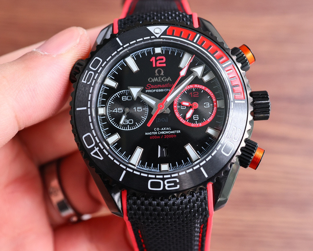 TW white case 1300 gold black 1400 steel strap ?100
Literal red right eye 1550 Blue right eye 1650
OMEGA ???HO1 New Seamaster ? Ocean Universe 600m Chronograph ? Gentleman ? watch the current ? most expensive ? version of the chronograph Seamaster 600 on 