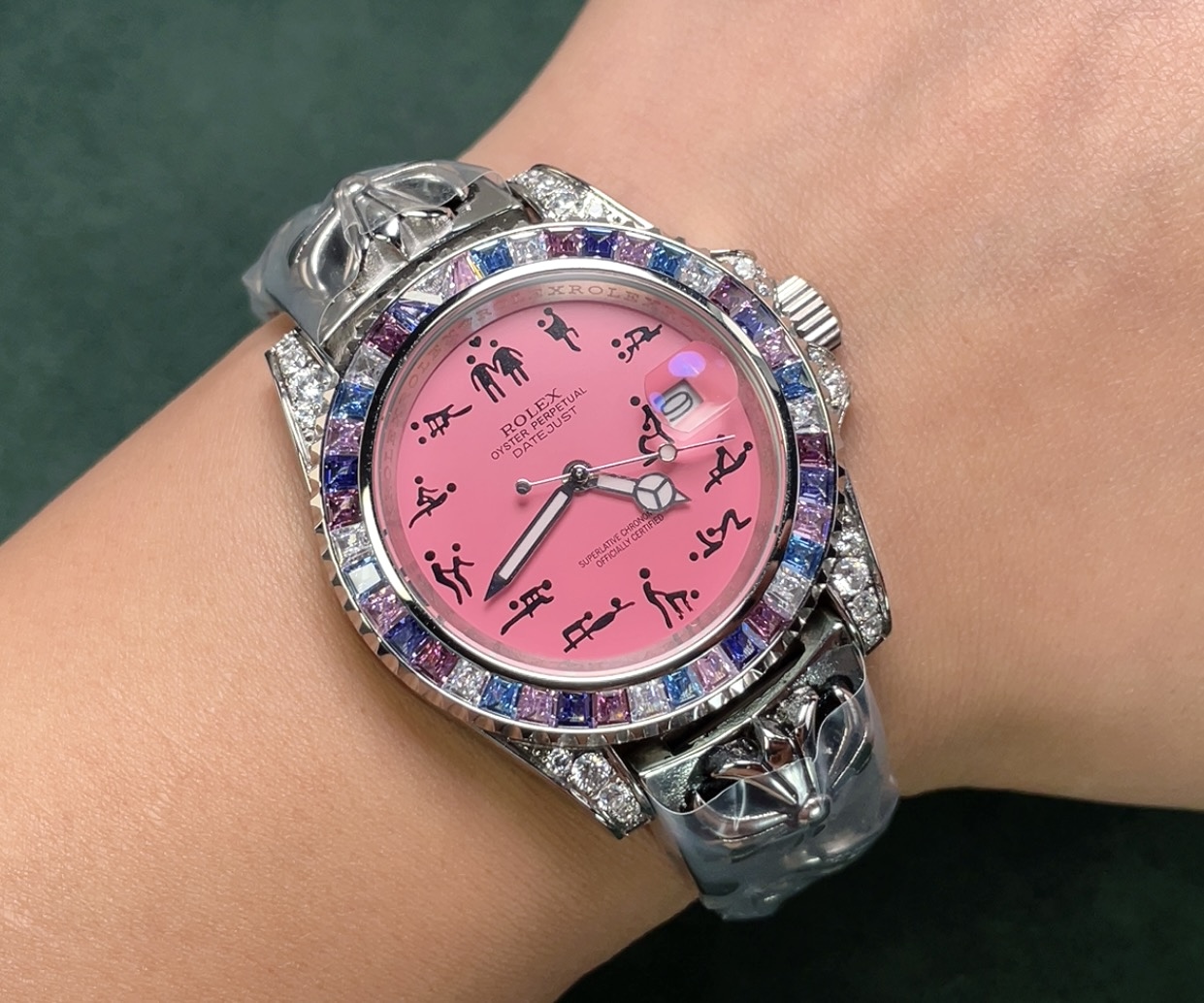 ??BOBO New ROLEX "Harugo" at the end of the 17th century, to satisfy the nobility 'pursuit of luxurious art, European watchmakers specially painted the Harugo pattern on their watches, and thus the magnificent "Harugo" was born ?? Rolex top plaything drug