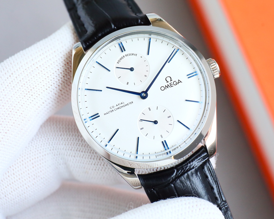 White case 1450, gold rose 1500, diamond ?100
The OMEGA De Ville Classic manual mechanical watch Master Chronometer 40mm diameter, purchased original mold, taken 6 months, with power reserve function at 12 o 'clock, small seconds dial function at 6 o 'clo