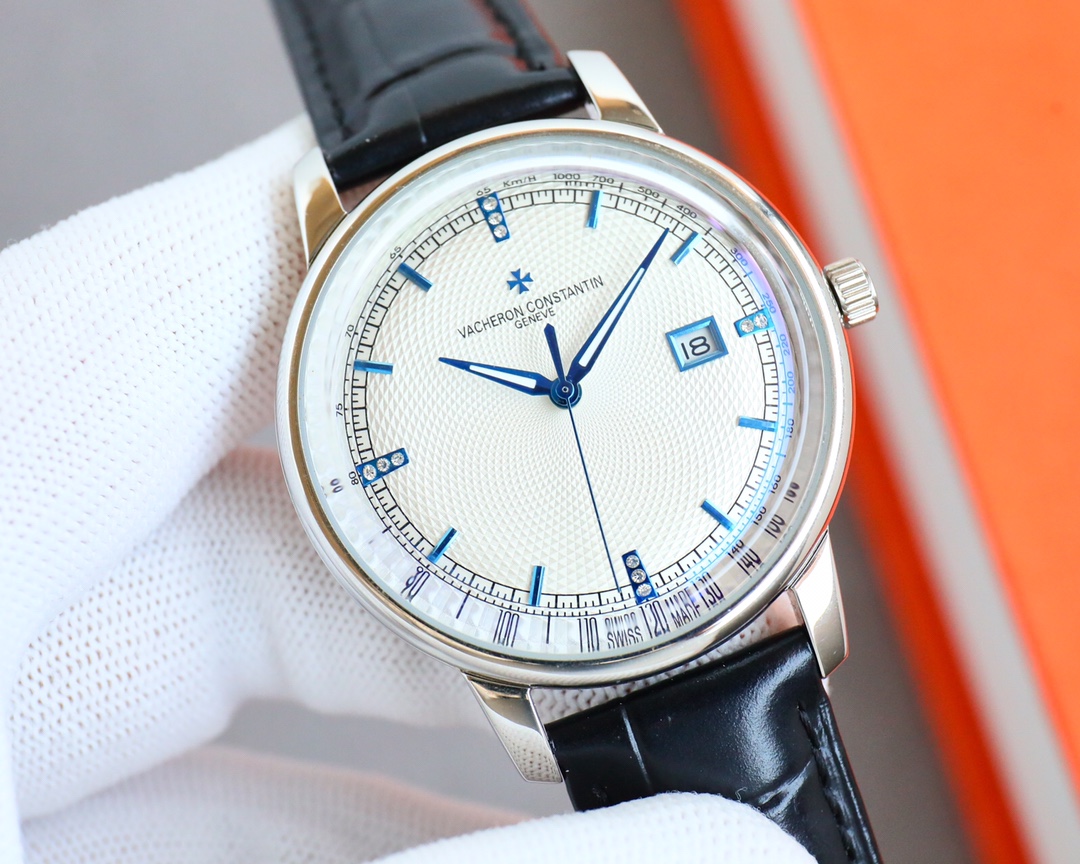 White case 1100, gold case 1150
?? Vacheron Constantin Heritage watch upgraded version ?? This watch is equipped with the original 9015. ?? Makes the watch slimmer, with a vibration frequency of 28,800 times per hour ?? Improves the curvature of the four 