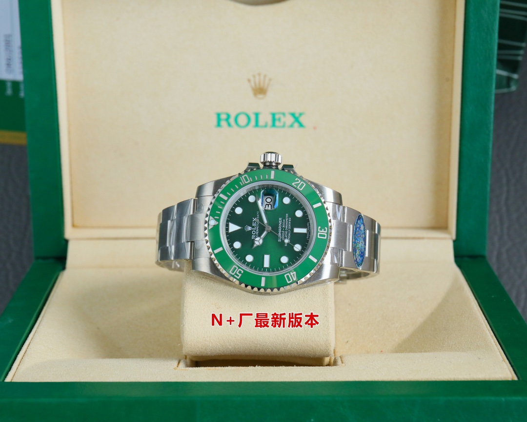 Today recommended ??N+ version, 41mm/40mm 3135 movement ??
ROLEX submariner
1:40mm/41mm with 1:1 Super 3135 Shanghai integrated movement
2: Whole watch 904L stainless steel/with ar factory steel strap
3: The only calendar font matching in the entire marke