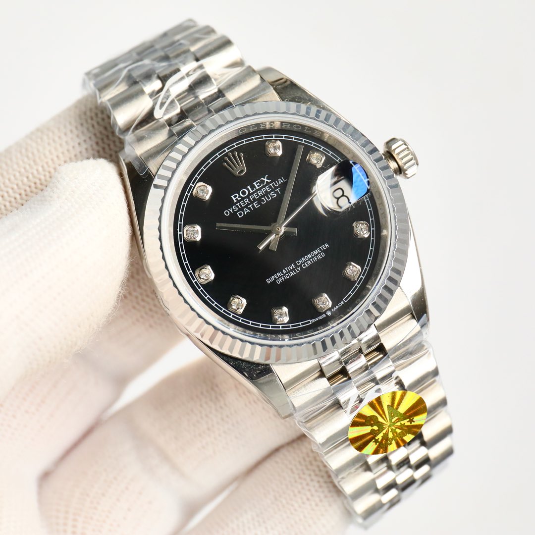 The latest style, maximum performance ratio 36mm3A Rolex has just launched a custom version of one watch, one size, popular style 36mm diameter datejust
??: Equipped with the 2824 movement that can adjust the date function, the movement is extremely stabl