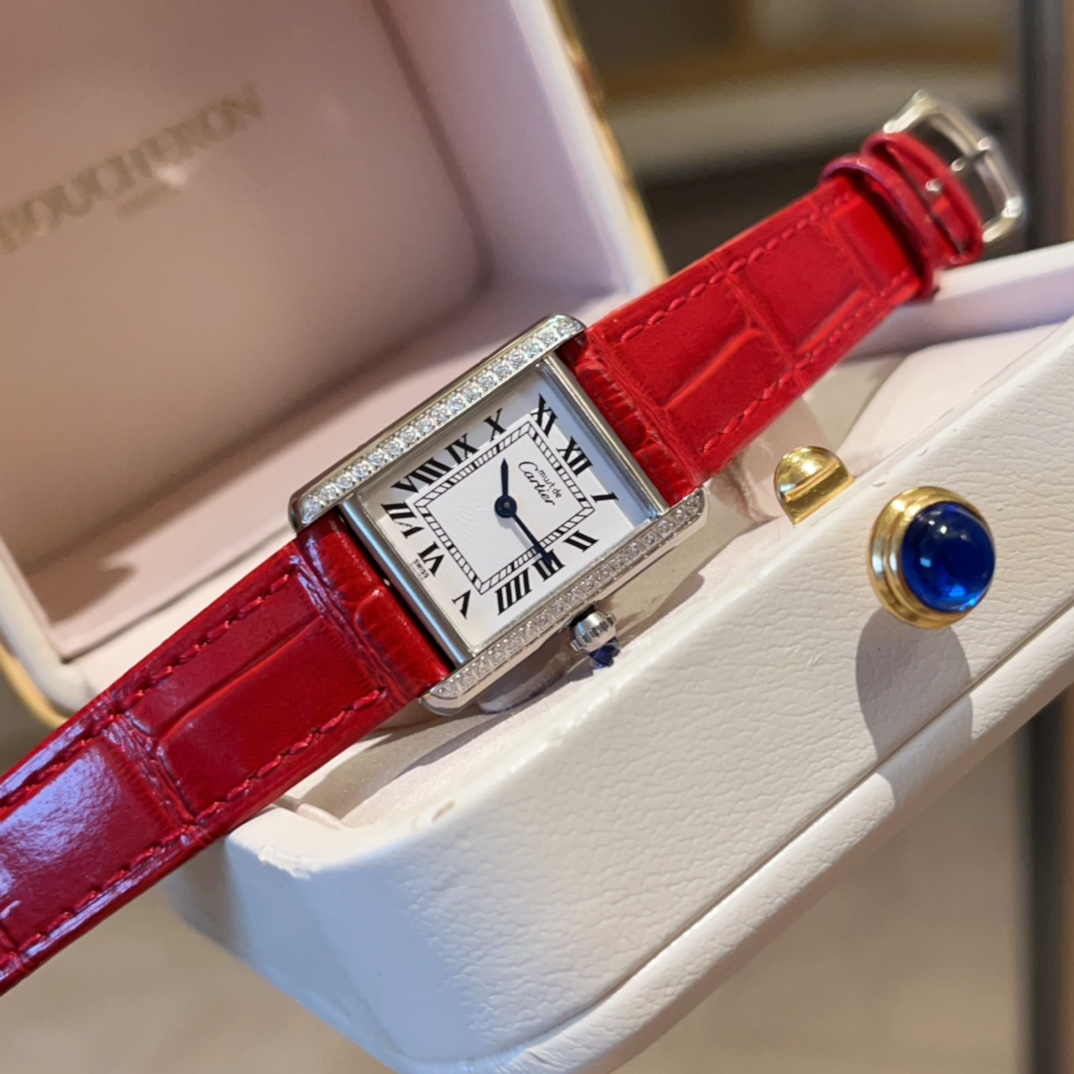 ?? White 350 Gold 380 diamonds ?30
Cartier Tank Tant Must! Cartier's new TankMust watch. Among all the classic Cartier TANK watches, I would definitely choose the TANK Solo if I were to own one that I wear every day. The brand has introduced the new TankM
