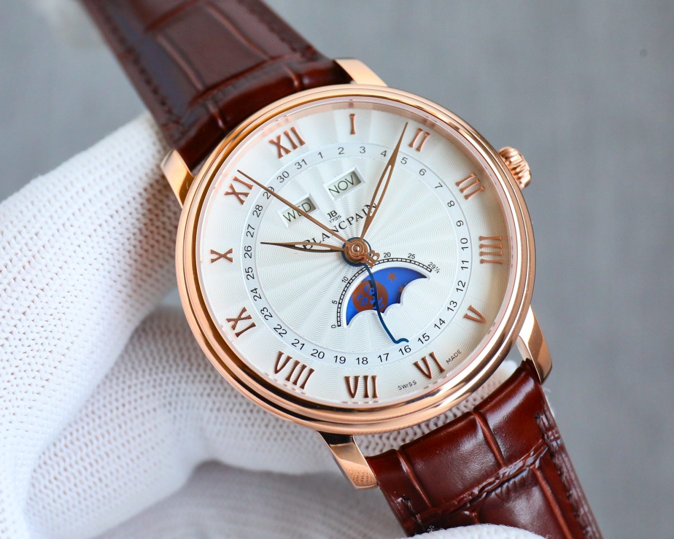 From TW white case 1200 Gold case 1250
TW Factory Blancpain villeret ???OT2 Classic 6654 Moon Phase watch:

1? Stainless steel case, 40MM diameter, distinct lines where the shoulder meets the case, perfectly polished. The case is full and shiny.
2? Automa