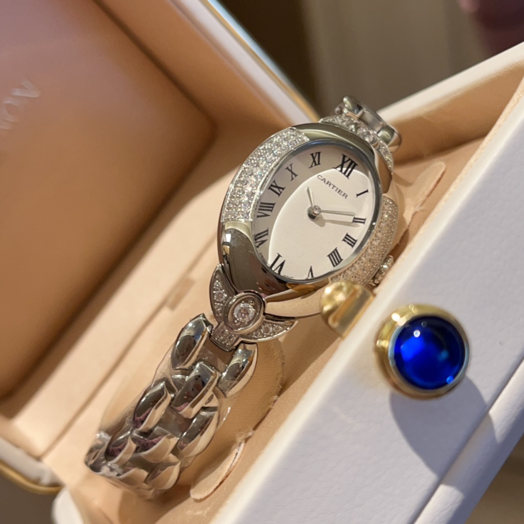 ?? 550
Cartier -Cartier
Upgraded movement STREAMLINED version C1Ct163 OFFICIALLY LAUNCHED, the height of the hands is further compressed to 11 threads through improved concentration ?? sisters can search for zirconium diamond on the movement, currently C1