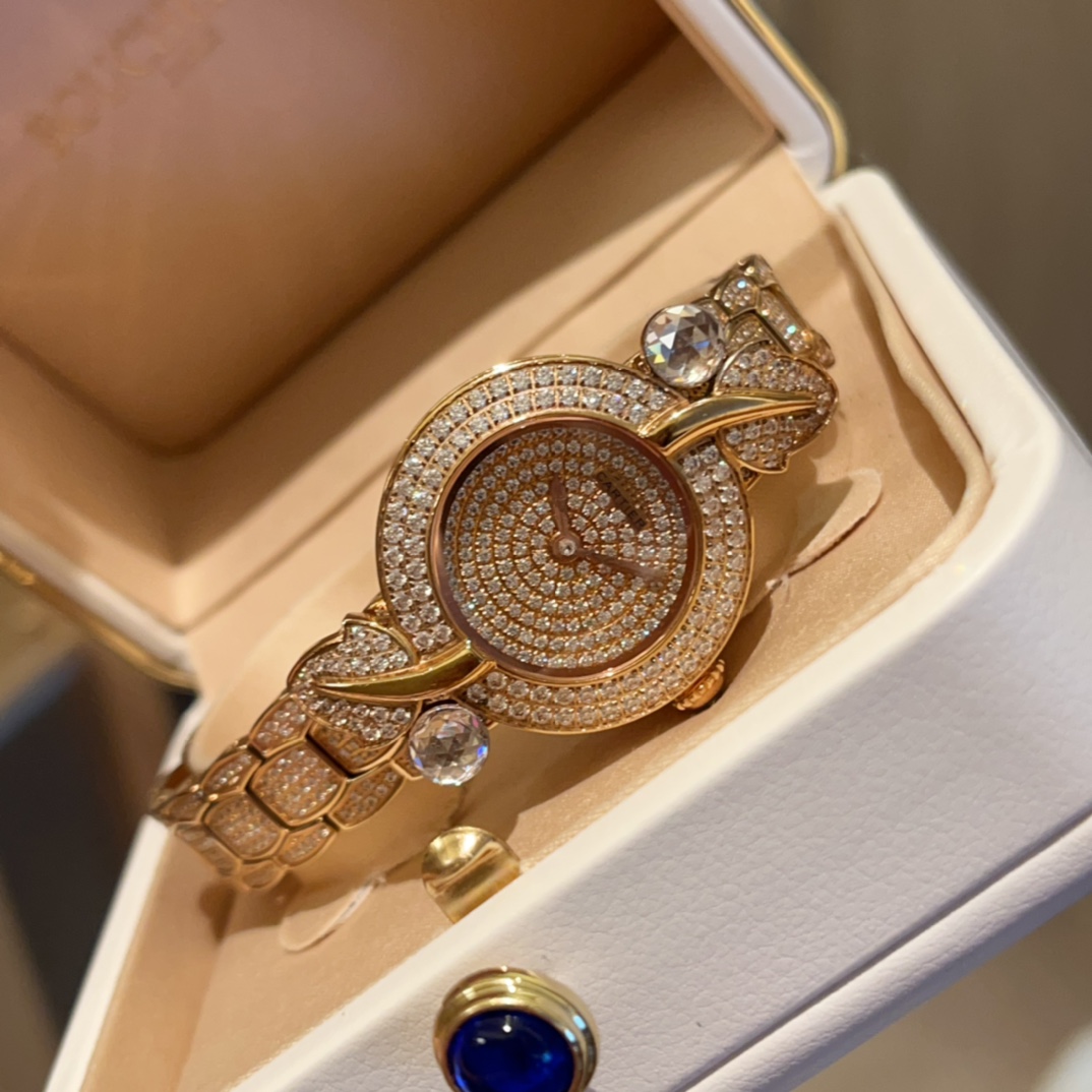 ?? 1400
The full upgrade has arrived
?? CARTIER ??CARTIER ??L39 Pearls beyond artistic aesthetics! CARTIER High jewelry watch! The French high jewelry brand Cartier's high jewelry watches perfectly and aptly embody the word "beyond", with dazzling pearl j