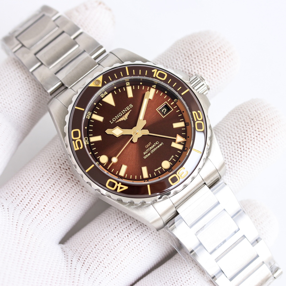 The Longines Conquest four-hand ??LM3 movement is modified. The bottom hand is 12 hours and the second hand is 24 hours
Here comes the strong!! LONGINES HYDROCONQUEST Diving collection adds a new GMT (Dual Time zone) mechanical watch
Hour, minute, second 
