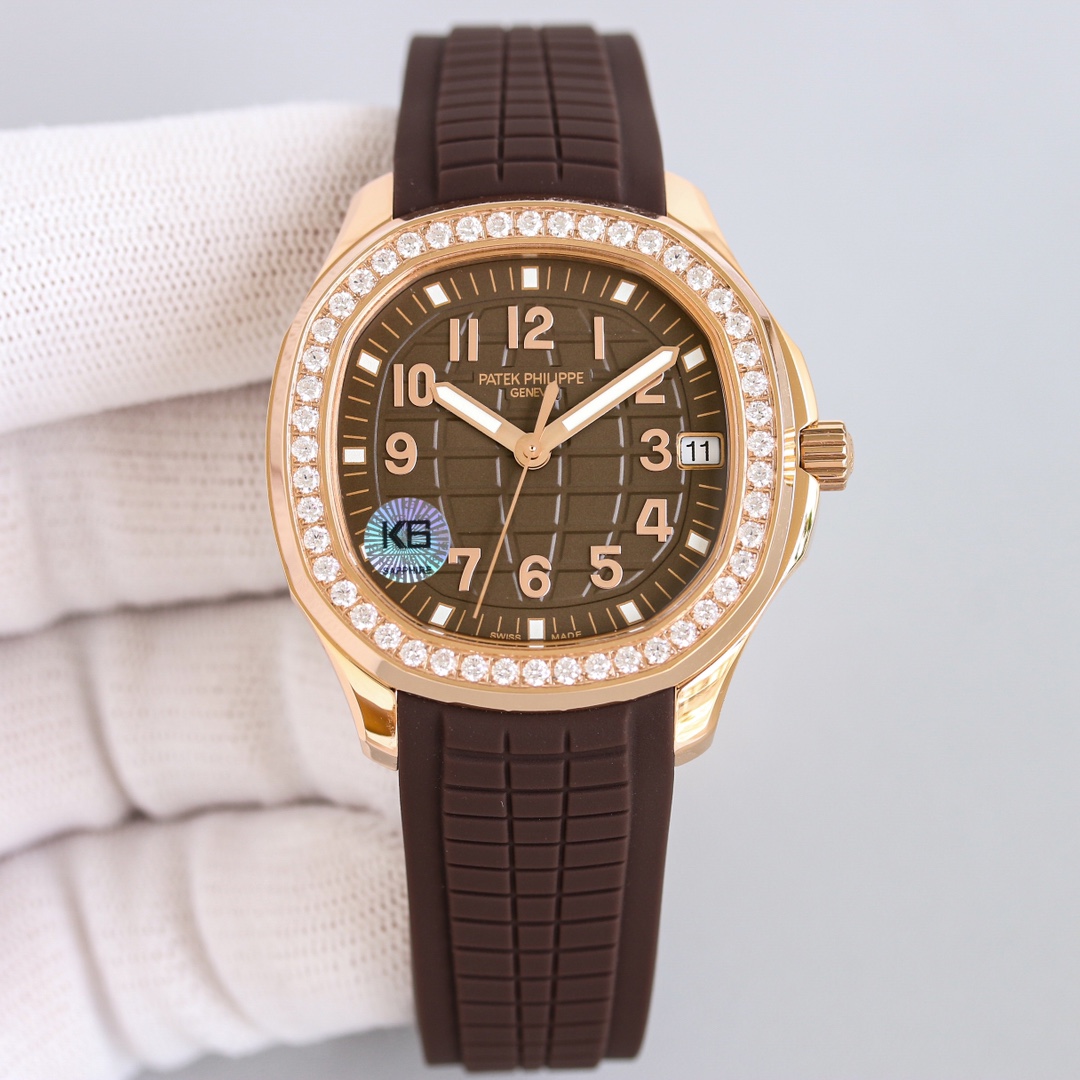 White shell 1450 Rose Gold 1500 (plus 50 with diamonds)
GR Patek Philippe Aquanaut Luce5268 collection, meaning "light" in Italian, reinterpreted in a modern casual fashion style, with a polished and brushed CNC-engraved circular octagonal aesthetic case 