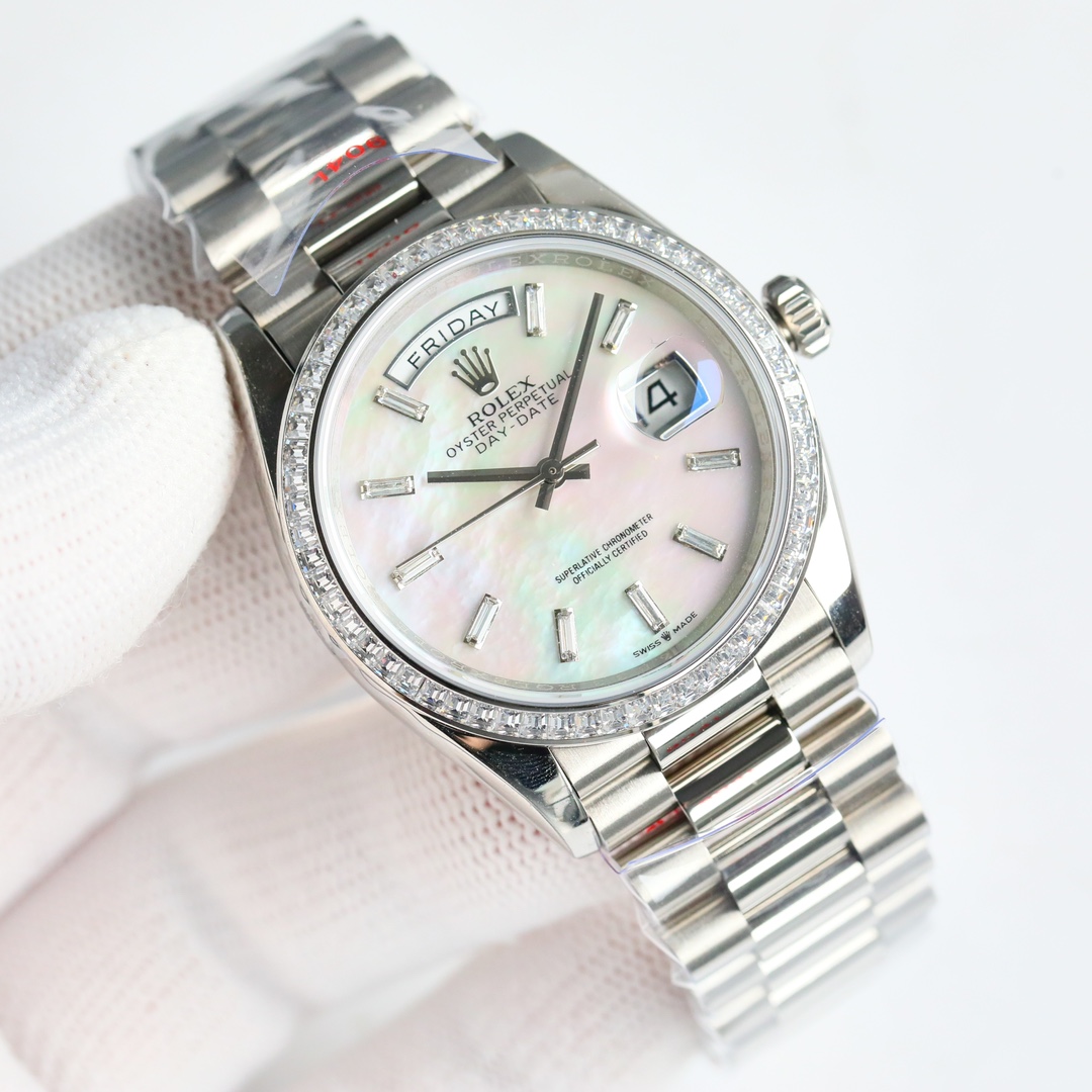 C factory production white case 1250 all-gold 1350 diamonds ?50 square diamonds ?100
CLEAN Factory ROLEX Day-Log 36 series ???EA1
1 ? with the 2836 movement, quality is stable and reliable;
2 ? The same thickness as the original 11mm ultra-thin: case diam
