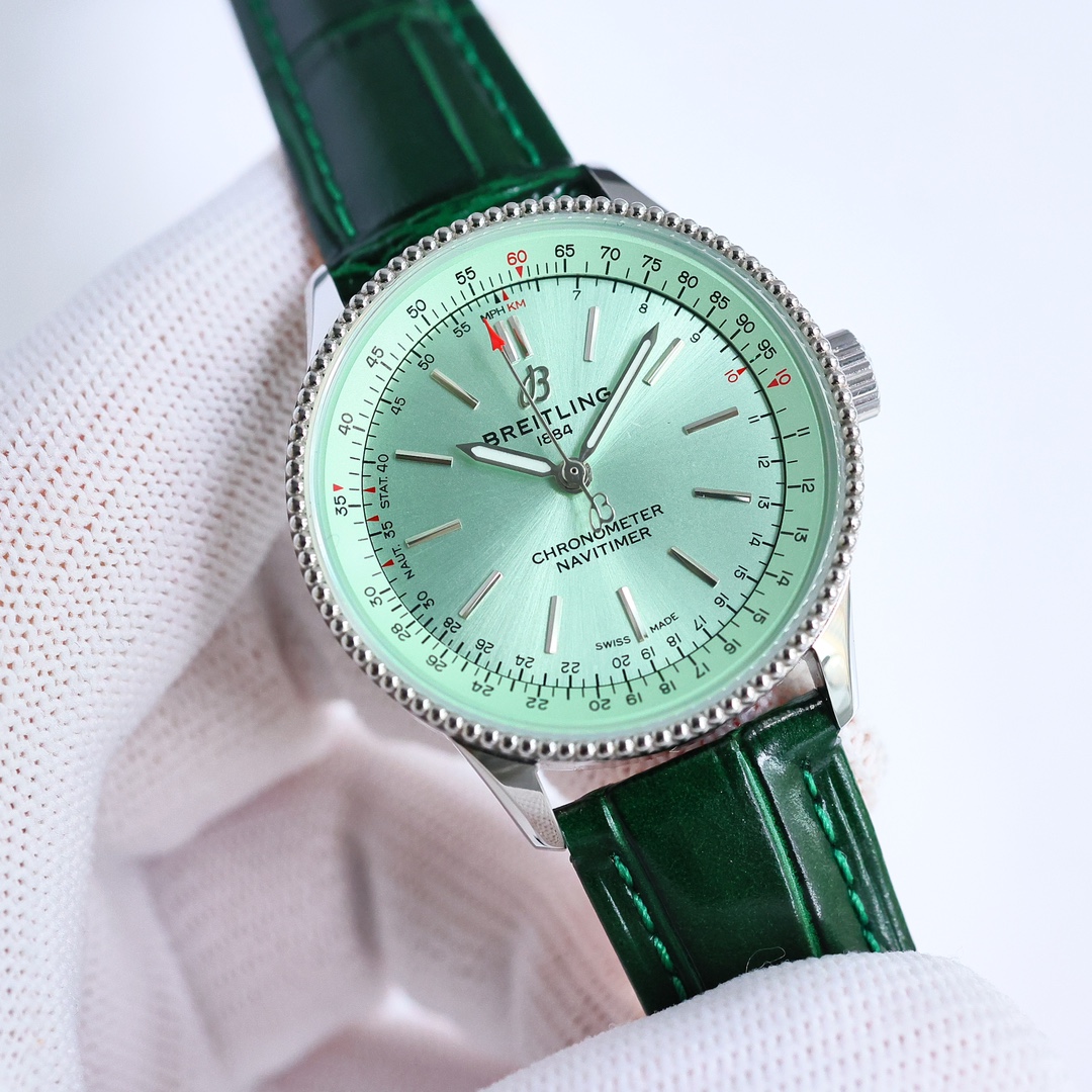 SJ 1300
Breitling Woman Aviation Chronograph ??RW2 automatic watch model. New arrivals for the first time in the market, women 's exquisite and elegant, combining classic historical charm with precise modern watchmaking design. ? The watch features a 35mm