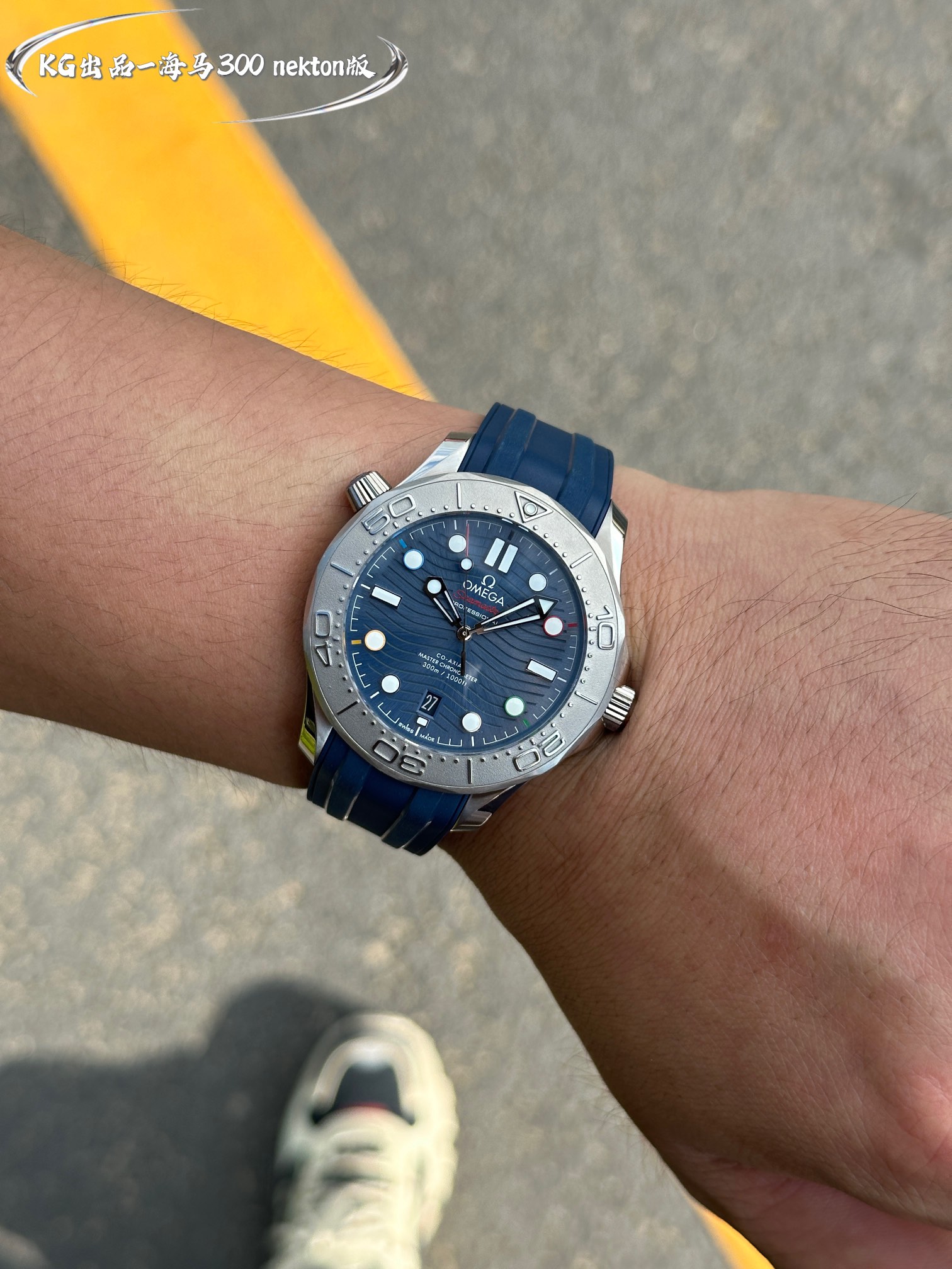 KG recommended! Beijing Winter Olympics commemorative Edition.
Omega Seamaster 300M collection watch, made of imported 316L stainless steel ?. The dial is also made of polished ceramic ? and decorated with laser-engraved ripple patterns. The 42mm case is 