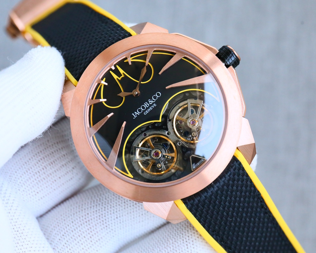 From TW: Bare case 1200, Diamond case 1300
Jacob & Co. ?? Jackbo Jaguar ???JR4 Gotham City Batman Batman theme watch, Batman The Dark Knight Rises ??. Samba dancer ???? Neymar same ??
Jacob& Co. drew inspiration from Bruce Wayne and Dark Knight himself, u