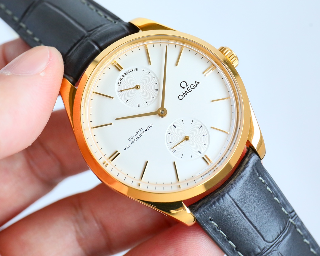 White case 1450, gold rose 1500, diamond ?100
The OMEGA De Ville Classic manual mechanical watch Master Chronometer 40mm diameter, purchased original mold, taken 6 months, with power reserve function at 12 o 'clock, small seconds dial function at 6 o 'clo