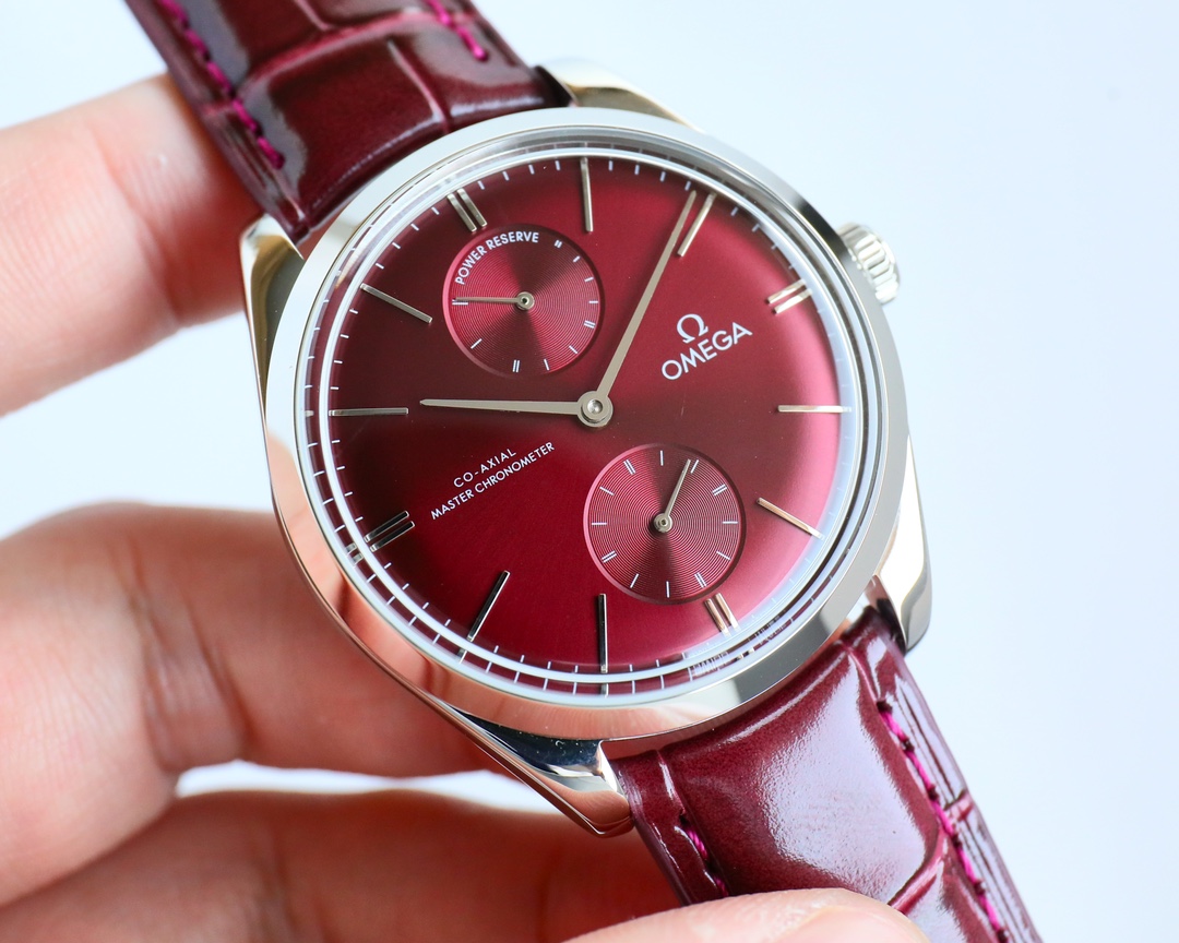 White case 1450, gold rose 1500, diamond ?100
The OMEGA De Ville Classic manual mechanical watch Master Chronometer 40mm diameter, purchased original mold, taken 6 months, with power reserve function at 12 o 'clock, small seconds dial function at 6 o 'clo