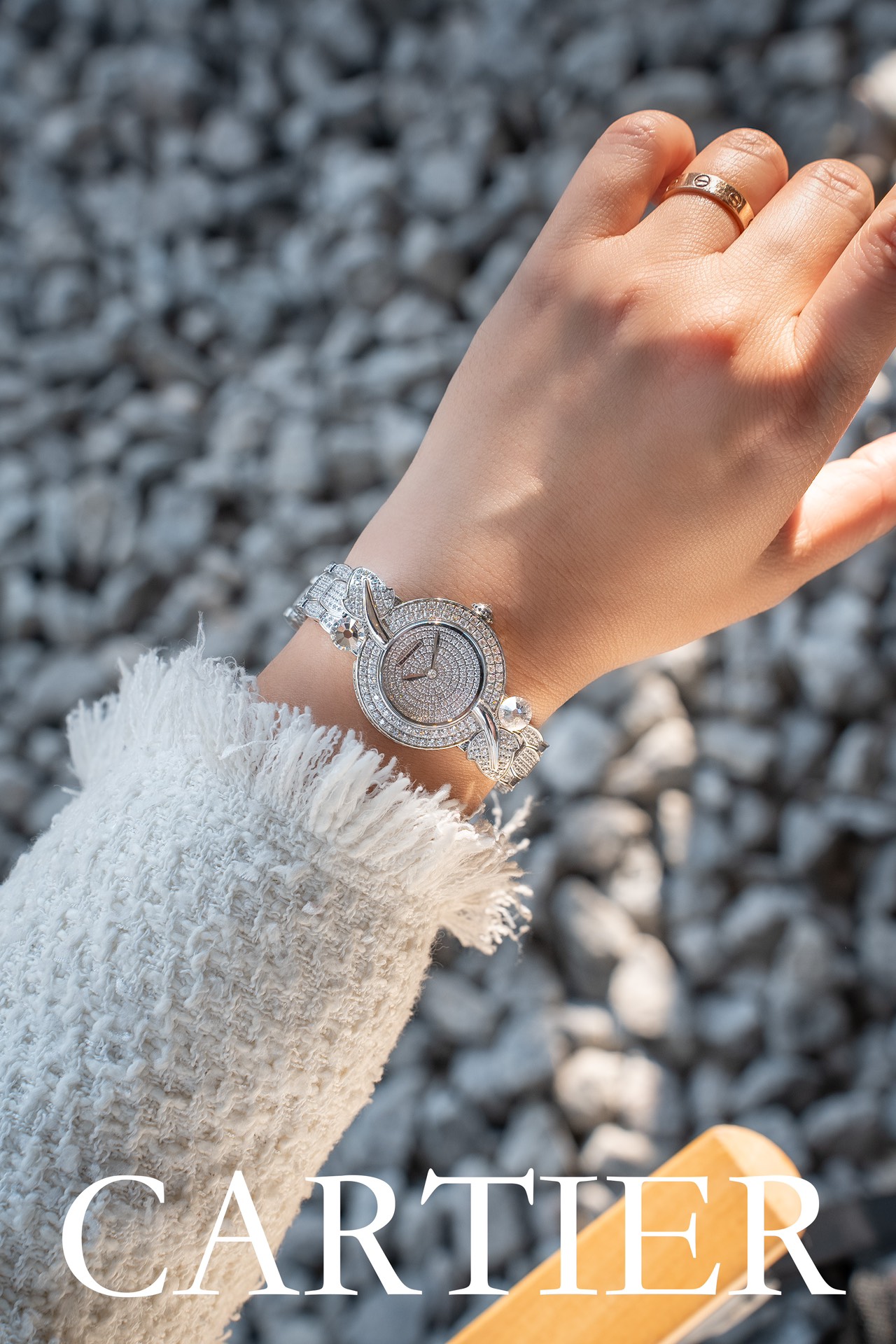 The fully upgraded version has arrived,
Gold and silver as regular surface ??1300
Diamond surface ??1350
?? CARTIER ??CARTIER ??L39 Pearls beyond artistic aesthetics! CARTIER High jewelry watch! The French high jewelry brand Cartier's high jewelry watches