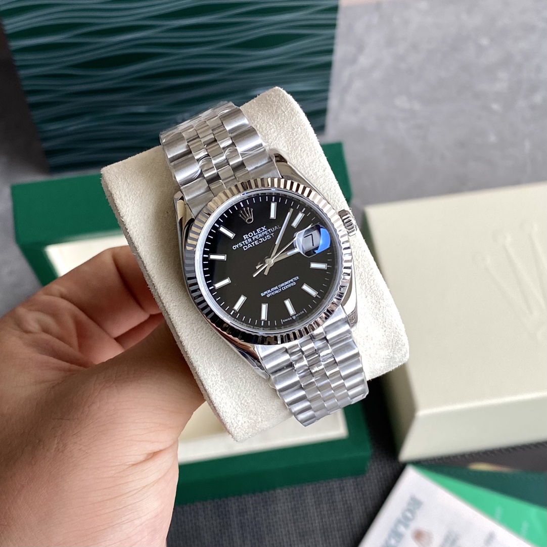Rolex Datejust 'the latest version of the masterpiece' is now on sale!! Rolex "Datejust" 36mm black striped dial! A paragon of classic timepieces, both functional and aesthetic, timeless. Introduced in 1945, this watch was the world's first automatic watc
