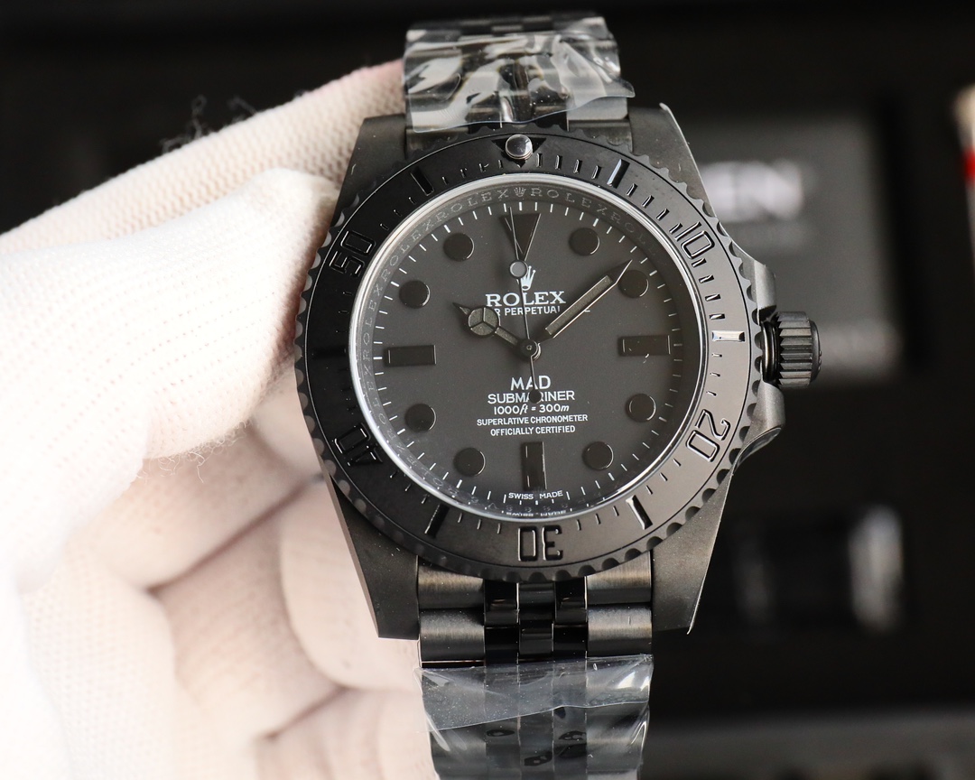 The third BLAKEN Submariner collection: Rolex 's Dark Night legend

1. Masterpiece, cool presentation

- BLAKEN's premium retrofit Submariner collection is designed for you who seek uniqueness and individuality. It perfectly blends Rolex's classic charm w