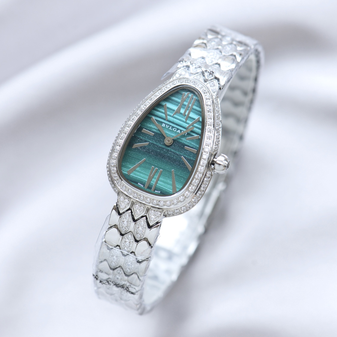 ?? Full of diamonds 650, polished 5502022 BVLGARI -BVLGARI New upgraded version The new Octo Finissimo watch from Bvlgari made a stunning debut during the Baselworld International Watch and Jewellery Show, breaking the current industry record for the thin