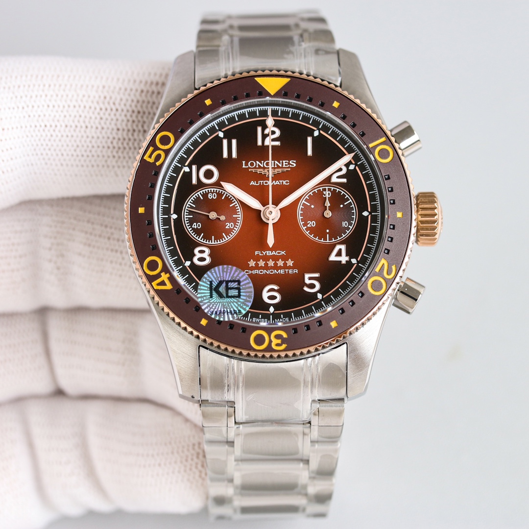 [New Release] : Longines Pioneer launches the all-new dial Flyback Chronograph!
1 ? 42mm in diameter, bi-directional rotating with green, coffee, black and blue ceramic matte ?c ring bezel, Arabic numerals luminescent through the black small hole, in line