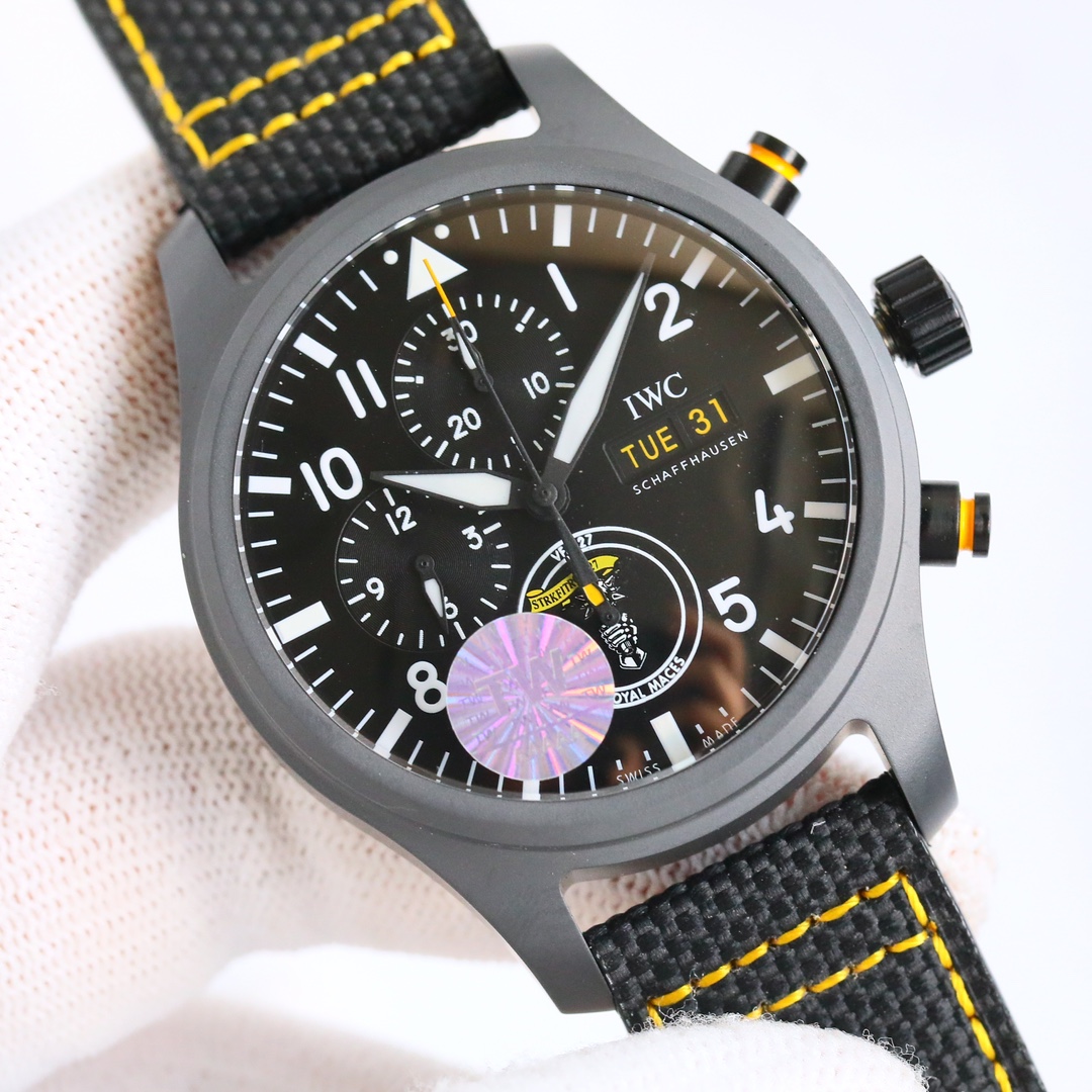 TW Fully upgraded IWC ??RW1 latest ceramic watch
Iwc Pilot Series Chronograph watch is coming to shock,
Outshine all other versions in the market, with more delicate details and matching
With a spirit of craftsmanship, the V2 version is meticulously craft