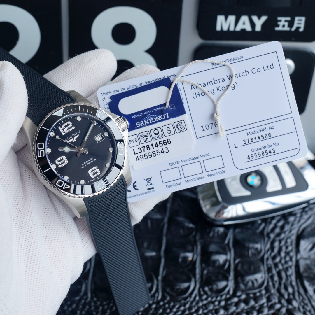 [One watch, one card, three codes in one] TW Longines Conquest, the king of the water, glory arrives. Cut through the waves and forge ahead. Produced by TW, it must be a masterpiece.
[Case] The watch measures 41X12mm. The 316L stainless steel case is flaw