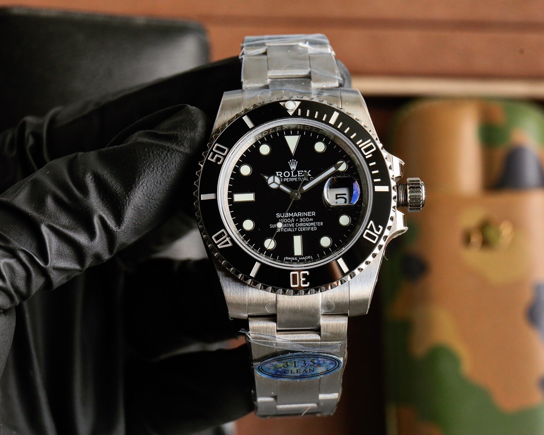 Real photos of 40mm and 41mm Submariner! ROLEX submariner Submariner
1:40mm with 1:1 Super 3135 Shanghai integrated movement /41mm with Shanghai 3235 Shanghai Integrated movement!
2: Full watch 904L stainless steel/with ar factory steel strap
3: The only 