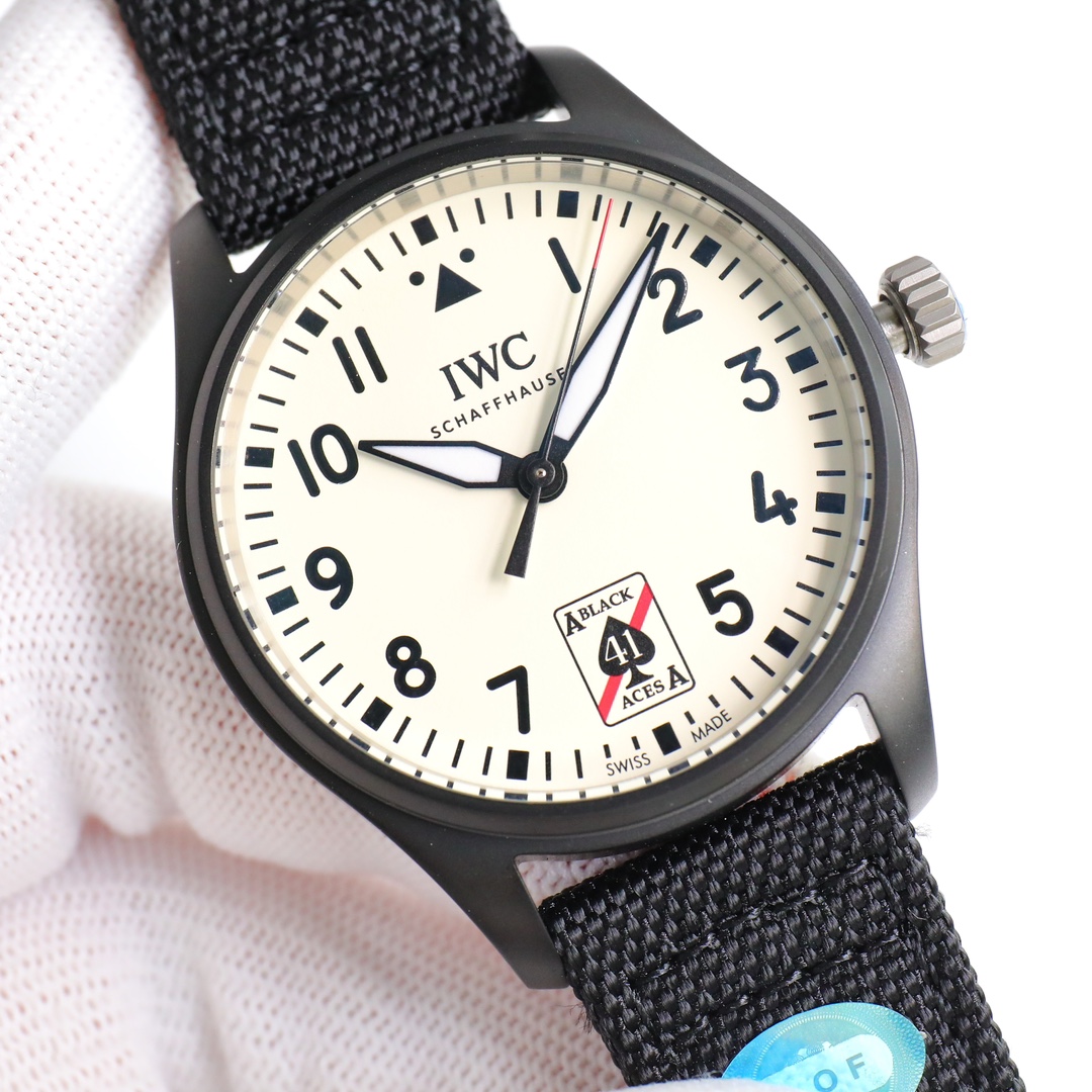 SJ 9015 movement 1150 2892 movement 1350
The IWC Pilot collection uses the latest precision AI fuel injection technology, ??OR9
Finally, a small amount of zero-color IWC black has been tested
___ (The only black with the purple temperature removed in the 