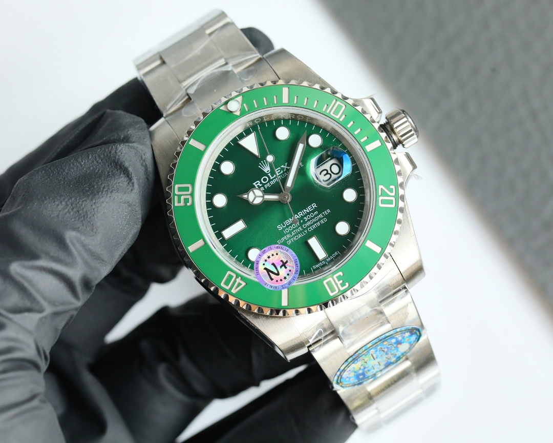 The latest upgrade N+ ROLEX submariner series 40mm/41mm 124060 submariner
1: Equipped with a 1:1 Super 3135 Shanghai integrated movement and its stability
2: The whole watch is made of 904L stainless steel/with ar factory steel strap
3: The only calendar 
