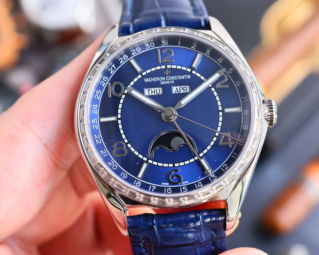 TW masterpiece - [VC Vacheron Constantin Fifty-Six Type - FIFTYSIX Full Calendar Collection] watch
[Model] 4000E/000A-B548/B439/B438/B065
[Case] Dimensions: 40mm??12.8mm, truly in sync with the original. The screw-down crown and the distinctive box-shaped