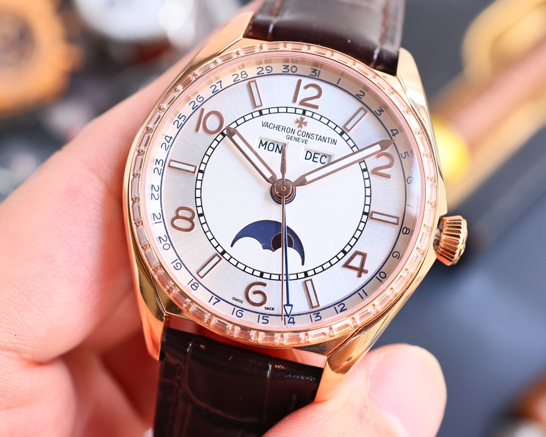 TW masterpiece - [VC Vacheron Constantin Fifty-Six Type - FIFTYSIX Full Calendar Collection] watch
[Model] 4000E/000A-B548/B439/B438/B065
[Case] Dimensions: 40mm??12.8mm, truly in sync with the original. The screw-down crown and the distinctive box-shaped