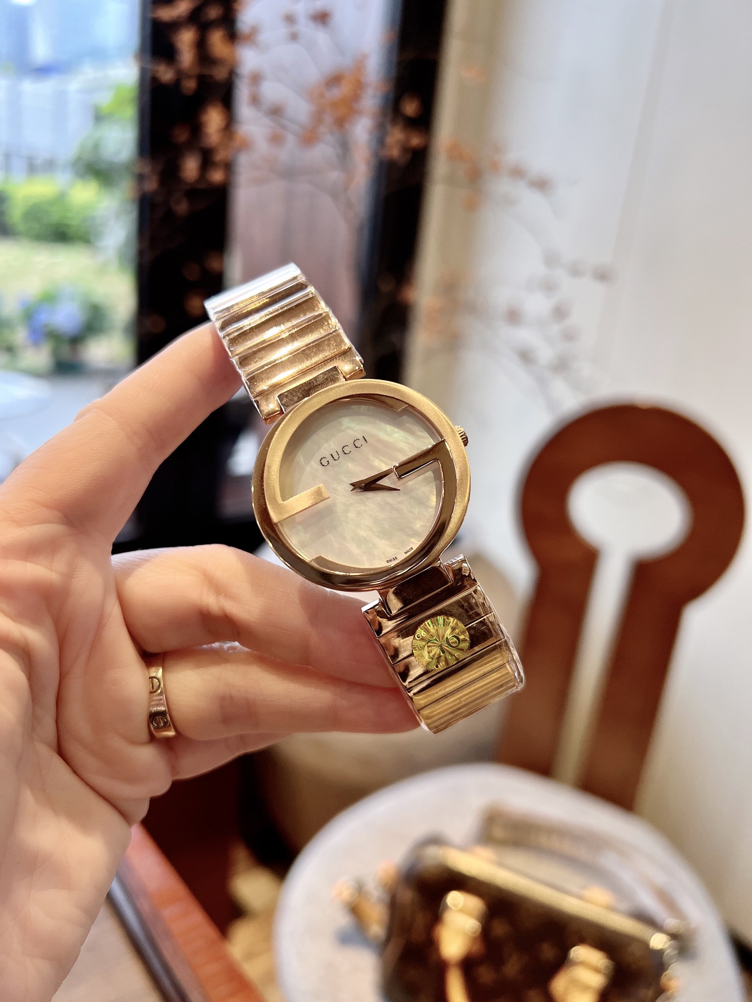 "?? Leather strap 280, steel strap 300?? original single quality, trustworthy" "Gucci Double G" Gucci Italian palace fashion brand - the most distinctive feature of this watch is the case design, the re-superimposition of Gucci 'double G' logo, unique and