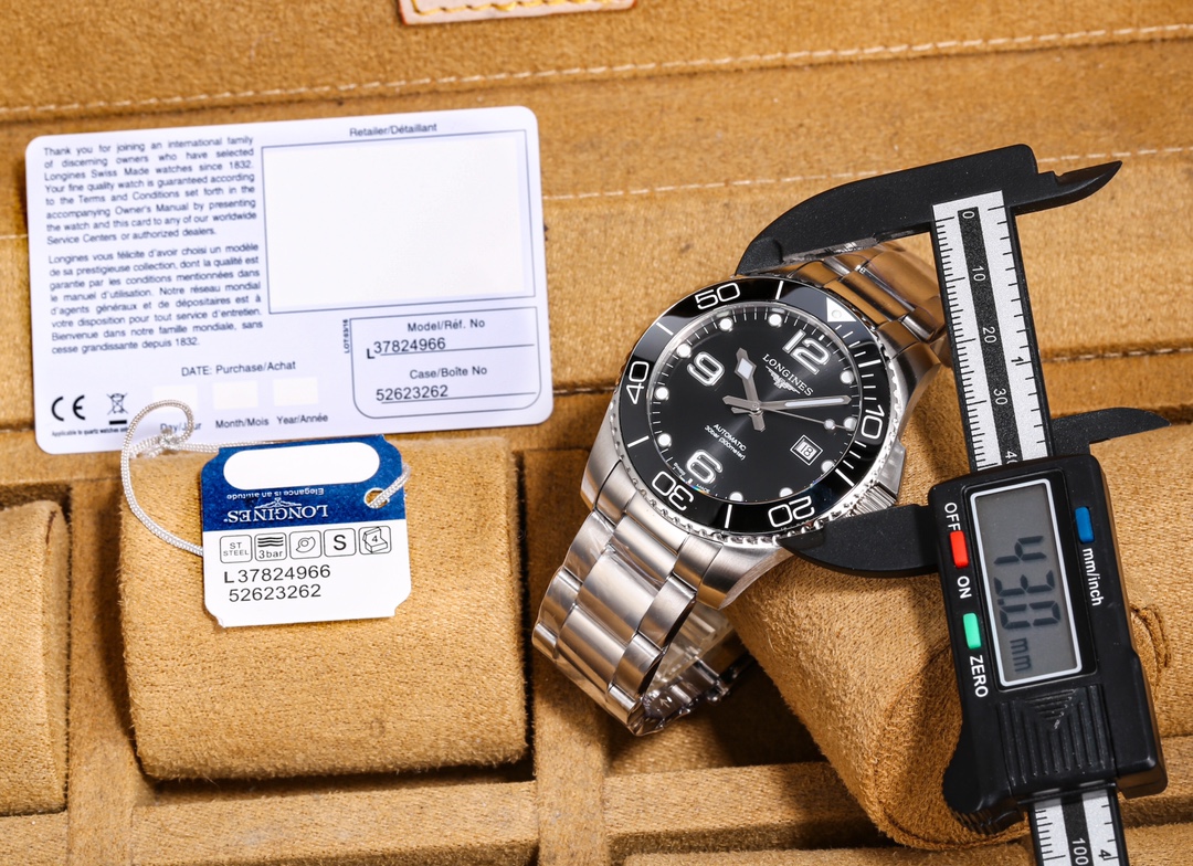 -- Longines Conquest in the Water, Exclusive First recommendation 43mm size (true 43 excluding the head) Glory comes. To brave the waves and forge ahead, it must be a masterpiece. [Case] The watch measures 43X12mm/41*12mm(two sizes available), and the 316