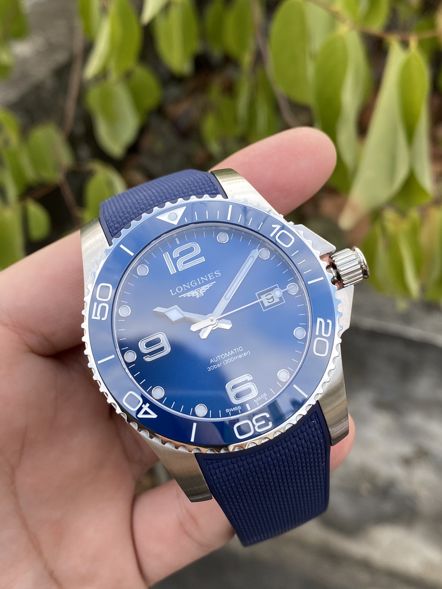 "Blue Ghost" Longines latest Conquest, ceramic bezel series men's watch, exclusive supply. The Submariner from Longines, water-resistant to 300 meters, an affordable diving model, 41mm in diameter, super luminous, equipped with the original Swiss ETA2892 