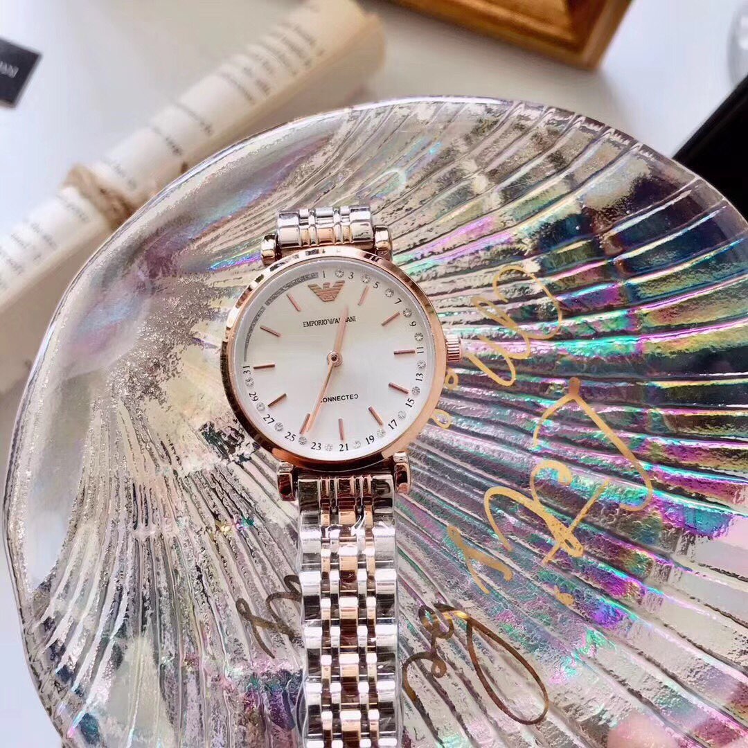 70
High QUALITY ?? GOT A WATCH OF CONSIDERABLE WEIGHT ONCE ~ PERSONALLY THINK THIS IS THE MOST goddis-LIKE ONE OF THE WATCHES IN ARMANI HAHAHA ~ NEW diamond-encrusted DECORATION I FEEL THE WATCH IS BASICALLY FOR decoration NOW, GOOD-LOOKING and GRAND IS G