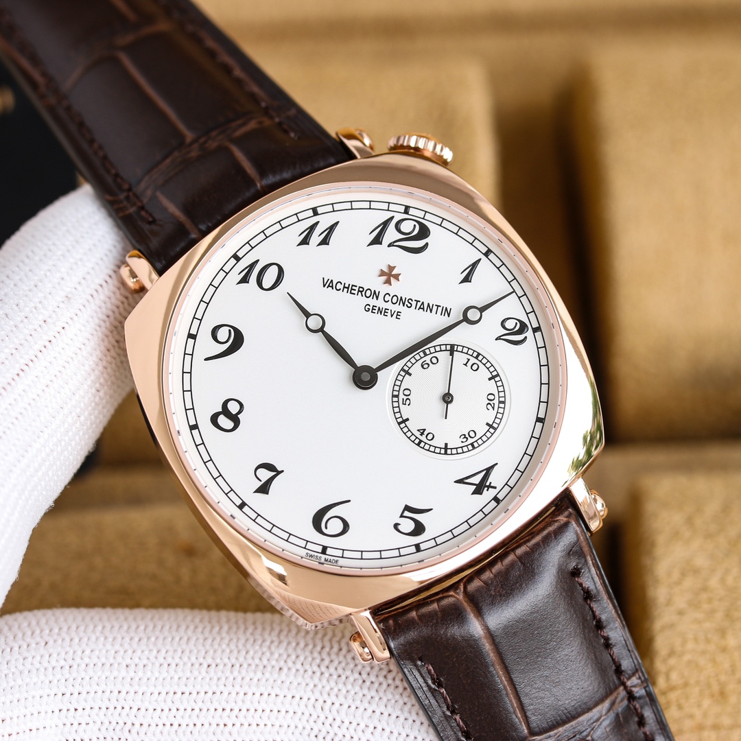 1200
Vacheron Constantin Historical Masterpieces Series American 1921
Equipped with: Dandong 2824 two-and-a-half-hand movement
1? A memorable cushion-shaped case, 40mm in diameter, inspired by the early cushion-shaped case design, reimagined with today 's
