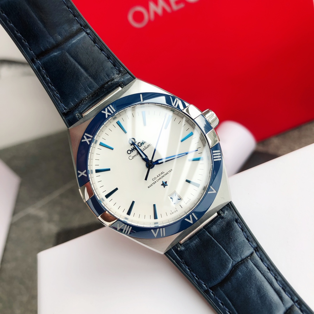 Batch ??1450 with box men's constellation omega Constellation fifth generation collection! Brand new 41mm original size watch!
The original polished imported ceramic bezel, with white gold plating for the hour markers, will not fade over time
The half-moo