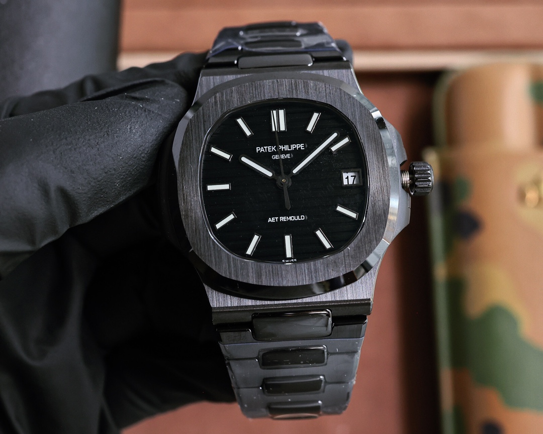 "AET All-ceramic 9015 Tiffany 5711 Nautilus" [PATEK PHILIPPE] The case and strap made of Patek Philippe ceramics have already won a lot of hearts and expectations, overall feeling: Natural, high-end, extreme tones, it should be said to be a piece loved by