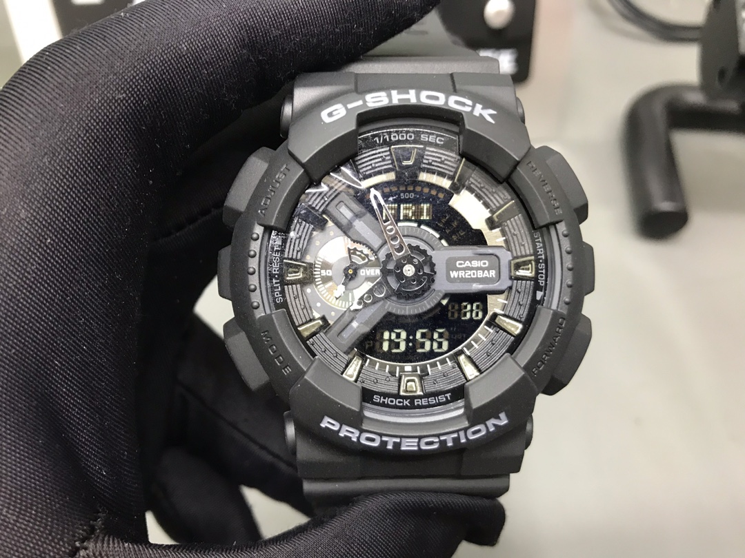 75 (with pack)
Casio Hot Sale GA-110 original single Hand lamp Casio G-SHOCK-- Classic shock-resistant dial design ?? Original single in stock Instant delivery 45 degrees automatically raised my hand against the lights function with strong visual impact o
