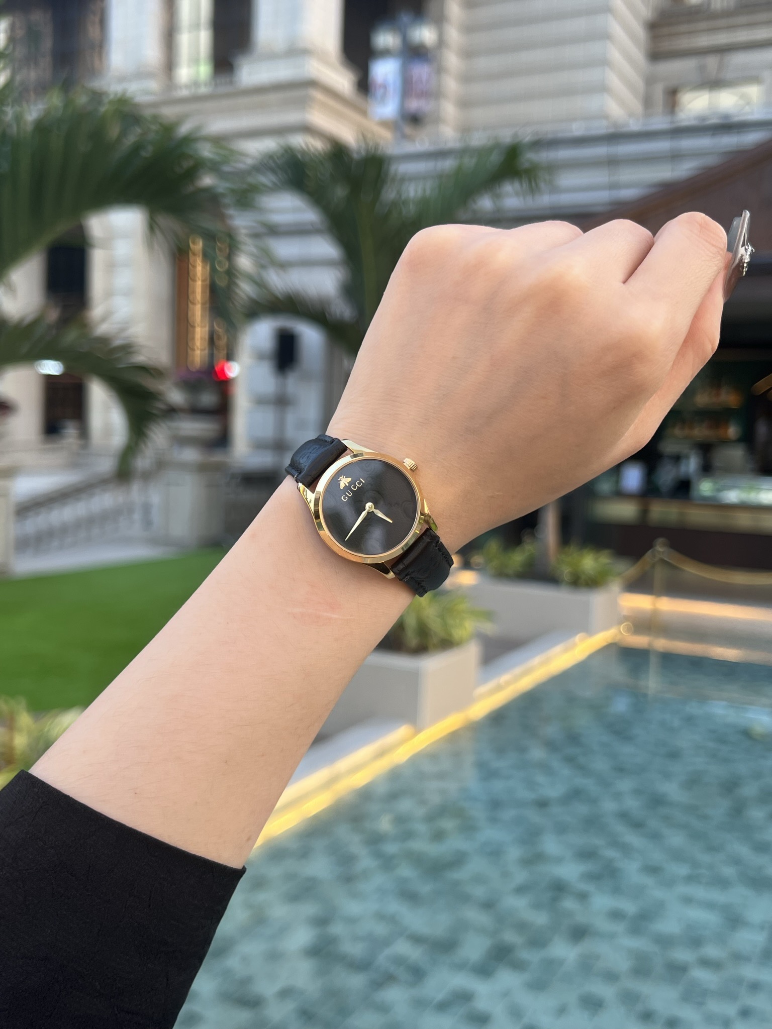 ?? Gold and white 230 __
Mini small 28mm original mold latest Gucci G-Timeless collection, millimeter quartz women 's watch, traditional Chinese red festive style, hologram effect created three-dimensional effect, captivating at first sight, hard to look 