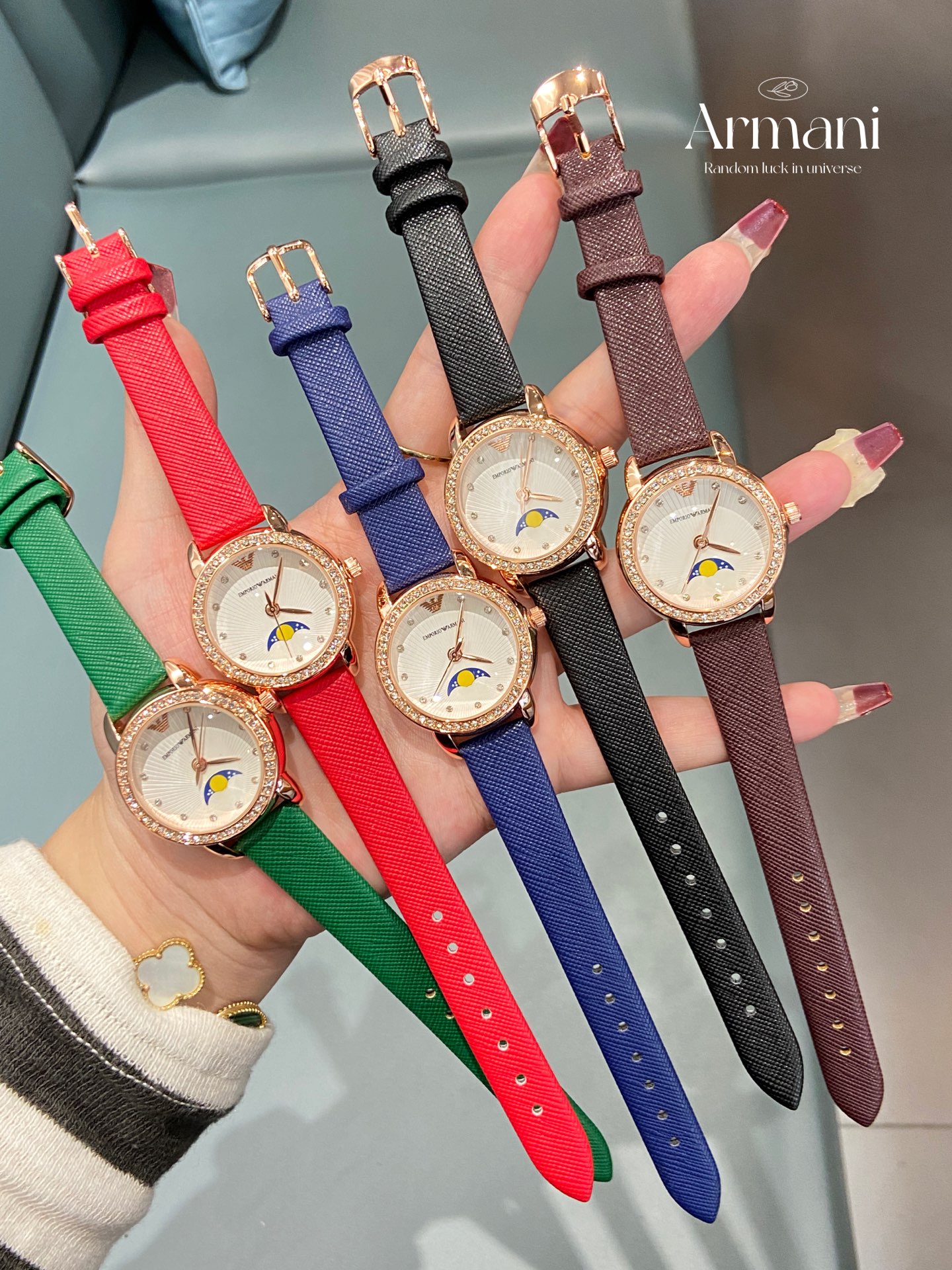 ?? 75
Armani LADIES WATCH brilliant LUXURY deep ELEGANT TEMPERAMENT RESERVED EXQUISITE Crown Butterfly clasp Diamond scale Embellish dial CHIC portable Calfskin High hard mineral crystal glass mirror imported quartz ladies WATCH 30mm NEW MORE than full sk