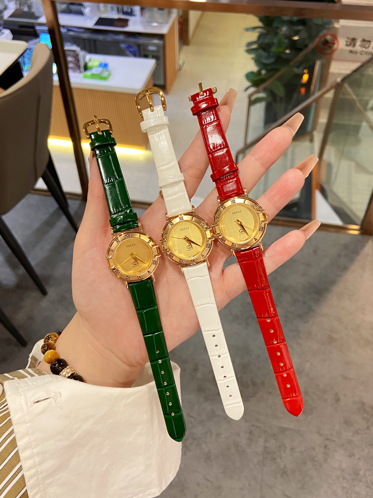 ??80 Hot style ?? GUCCI ?????? COMING to ?? This brand is a model of minimalism, and its most distinctive feature is the dial design, breaking away from the stereotypical, simple yet full of variation and taste, highlighting individuality is the special i