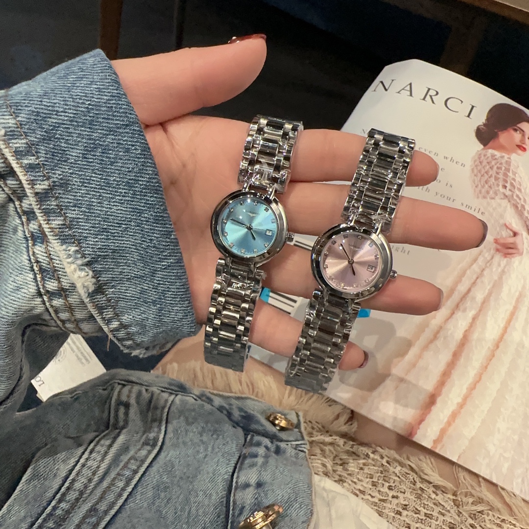 ??80 Longines Heart Moon series watch, ladies' elegant style, fashionable quartz watch, suitable for all occasions. The grand scene starts with the Moon Heart collection ~ dial in two colors, cherry pink and ice blue. The movement is precise, and the ladi