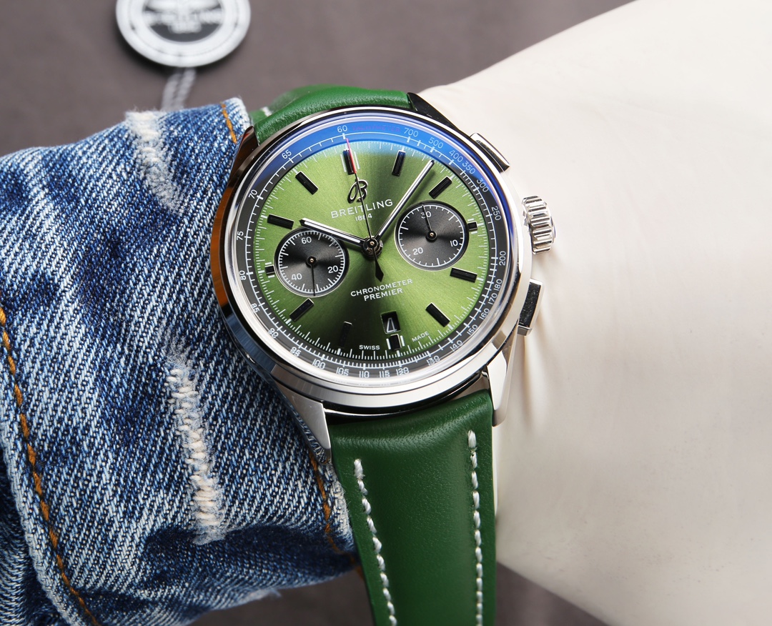 P:  1600.
The new BL Breitling B01 chronograph from Taiwan is of great significance to Breitling. Now, Breitling has once again used the name to introduce the new Premier collection, a perfect blend of functionality and style, showcasing quality, performa