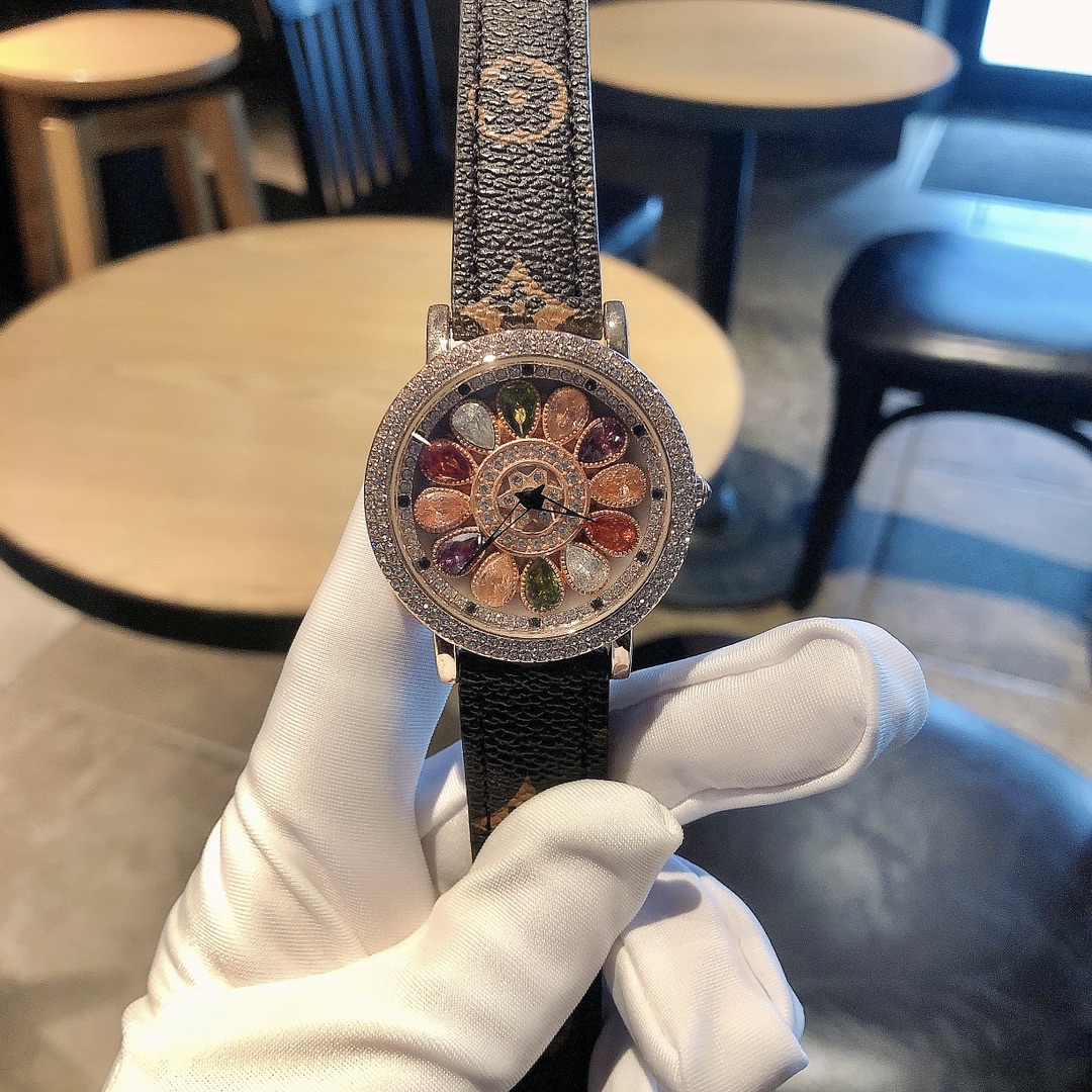 ??85 ?? New debut ?? Lucky luck ?? Charming and charming ?? can't put down ?? Luxurious design!
[Brand] : Masafei (the real thing is more beautiful and worth recommending)????
?? Type ?? : Seven Colors Diamond for good luck
[Strap] : Calfskin
?? Movement 