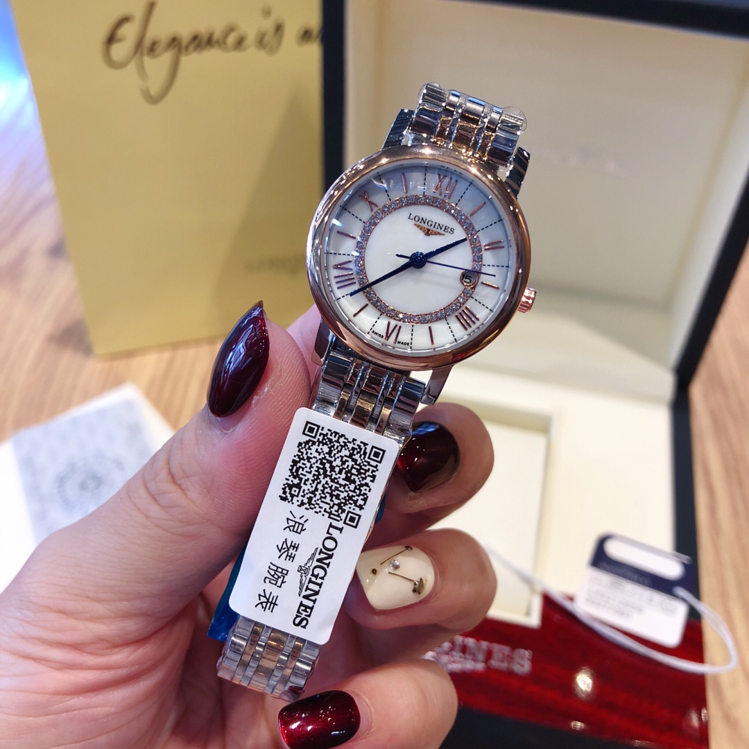 ?? 85
The LONGINES collection is simple and stylish, the best piece. 316 stainless steel, imported quartz movement, all-natural mother-of-pearl dial, classic three-hand design, three-position date and day display, double arch blue glass, original butterfl