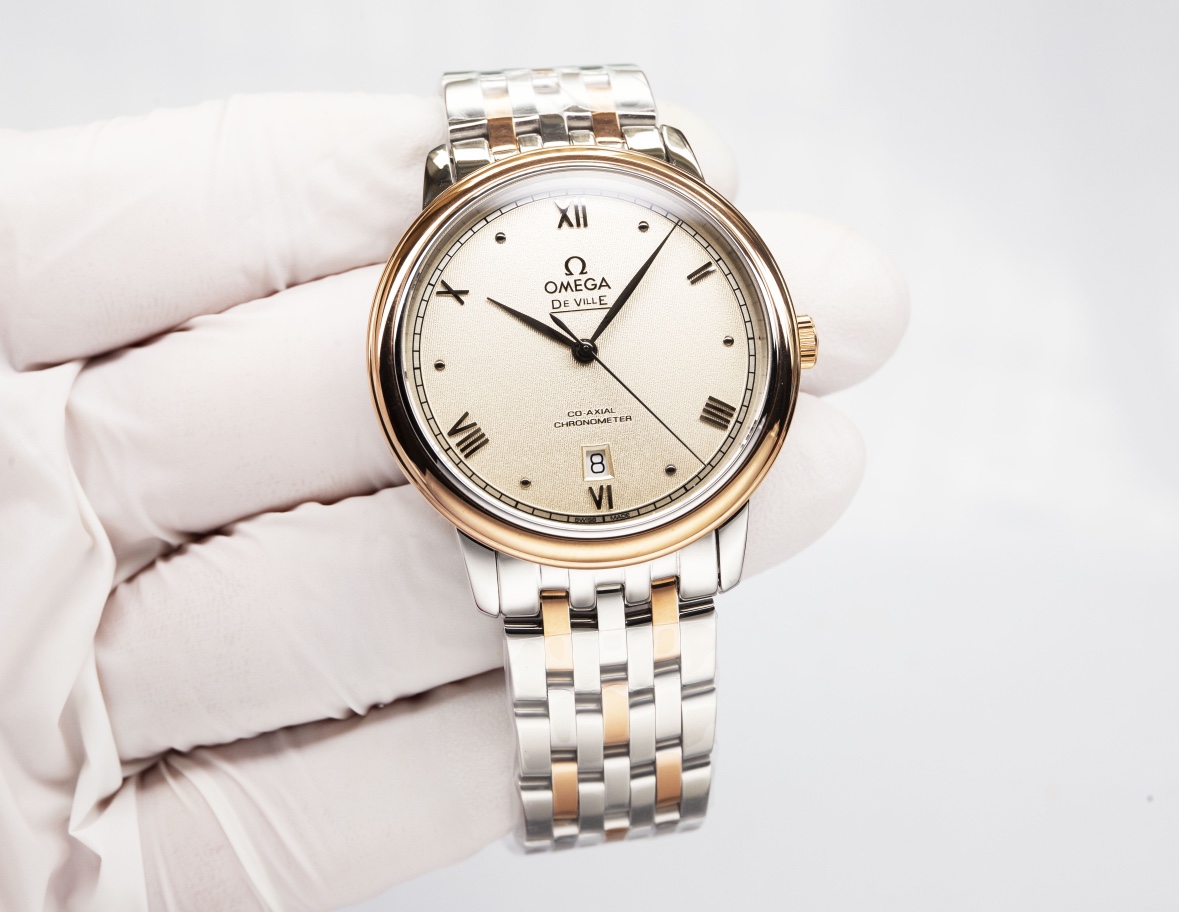 White steel 530. Gold ?20.
Omega - De Ville collection - Couple watches! Genuine mold, ?? The dial is in the same sunburst pattern as the genuine, curved hour ding ?? glass upgraded to high definition arched double sapphire glass (clearer display, scratch