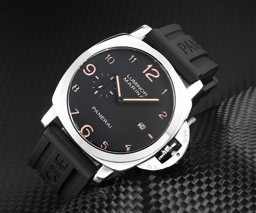 ??85 PANERAI Men 's watch ? Super luminous ?? Type: 2-hand single handle series Elegant and powerful men' s watch, silicone strap comfortable and breathable. Movement: Imported quartz movement Mirror: Blue mineral crystal glass. Size: 44mm in diameter. 3 