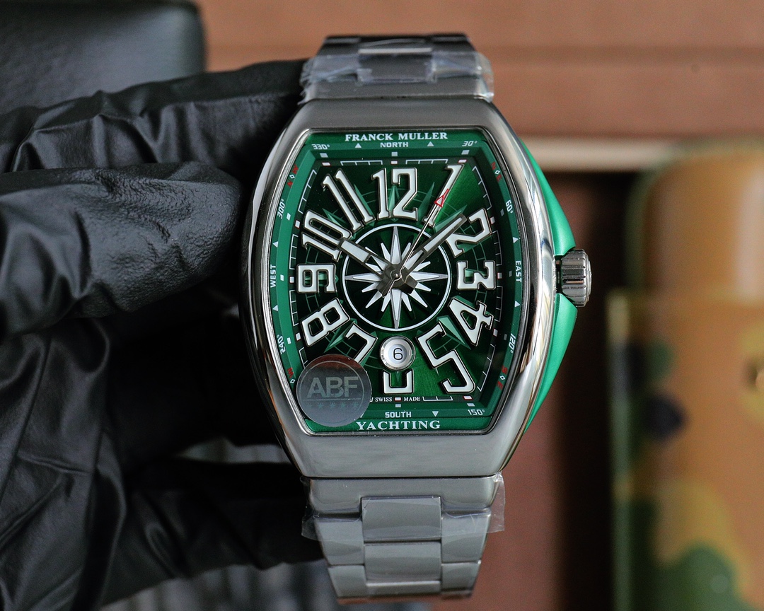 ABF Yacht V45 top quality Franck Muller 44x54mm1. The case is 100% original mold, especially the black side grooves on the inner side of the middle of the sandwich structure case and the black lugs protruding from the crown position, which made the produc