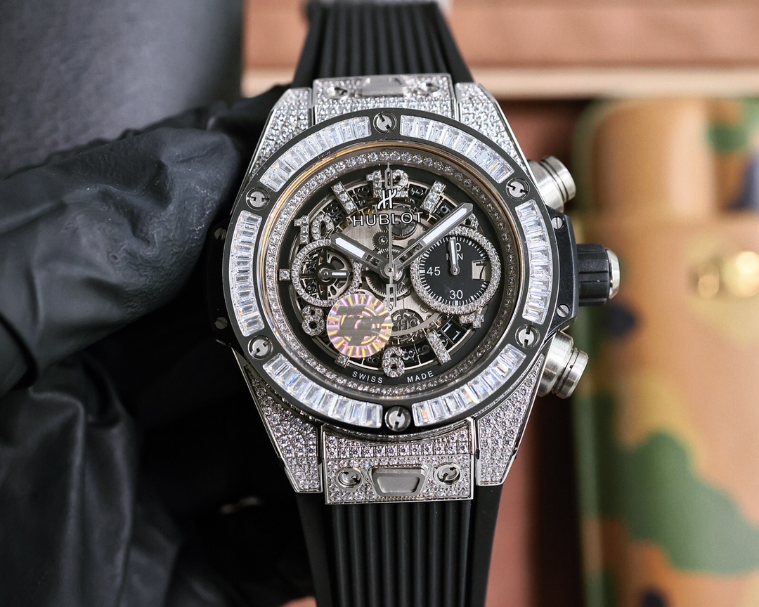 ZF's latest new face shipped HUBLOT - fearless and aggressive, abbreviated as "HUB" or "Hengbao" BigBang Element Material Chronograph v2 version ? The case is made of imported 316 stainless steel material, with an explosive design ? Equipped with 7750 mod