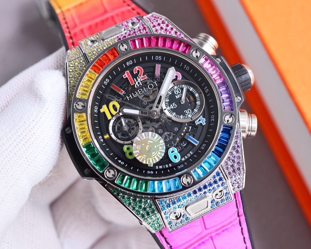 White case 1600 Gold case 1650 circle diamond 1700 Full diamond 1800
ZF's latest new face shipment HUBLOT - fearless and aggressive, abbreviated as "HUB" or "Hublot", BigBang Element Material Chronograph v2 version ? The case is made of imported 316 stain